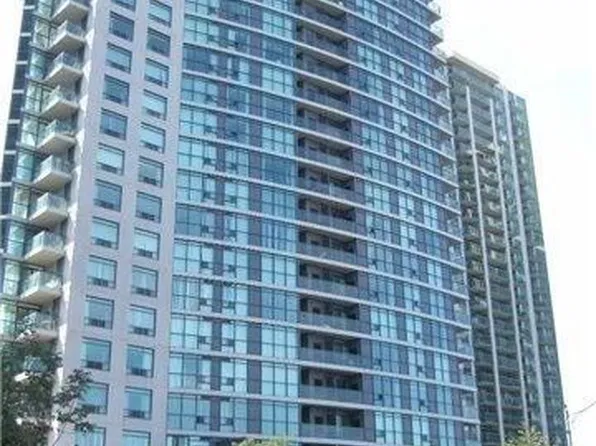 30 Harrison Garden Blvd #1210, Toronto, ON M2N 2T3