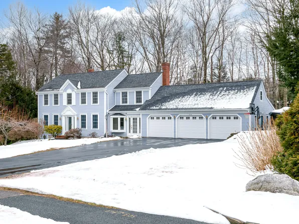 320 Oakwood Drive, Yarmouth, ME 04096