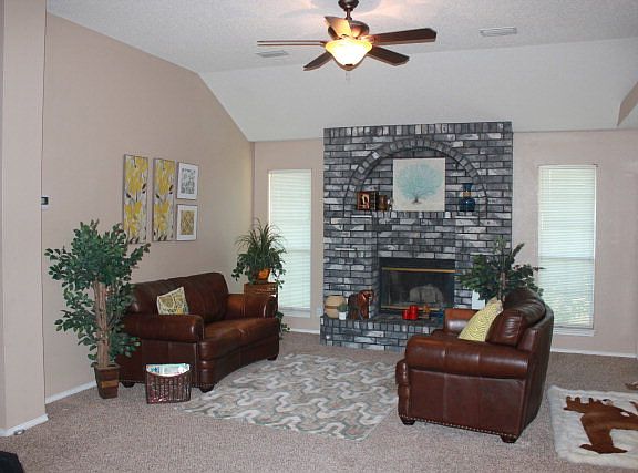 3rd image of 3907 Hyden Dr