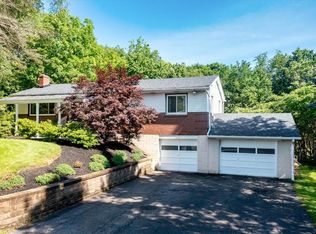 102 Berdine Dr, Sewickley, PA 15143