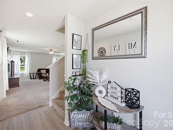 3rd image of 305 Aniston Ln