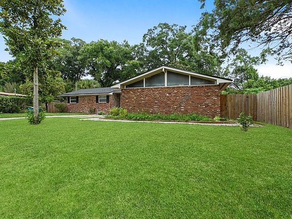 5th image of 8317 N LAWFIN Street