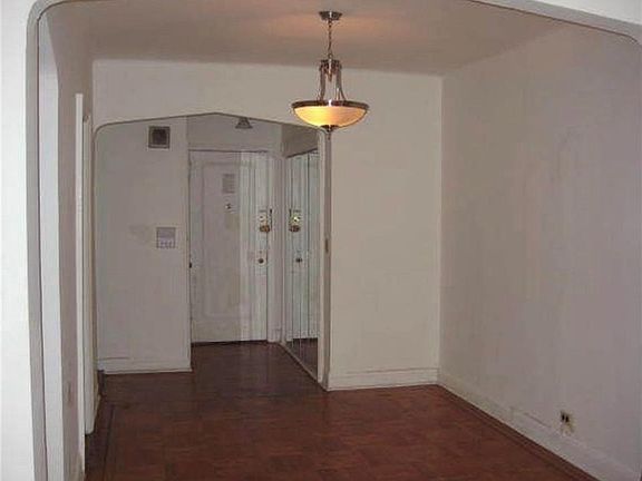 4th image of 2166 Bronx Park E #1E