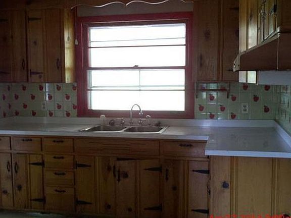 4th image of 3925 Oxbow Dr