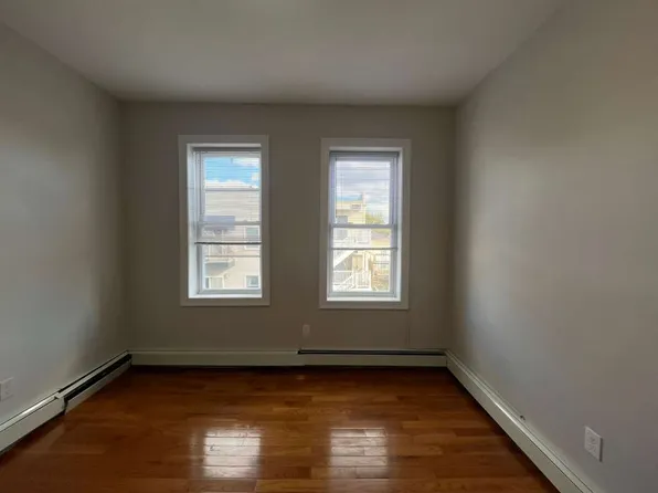 18-22 Wright Avenue image 2 of 5