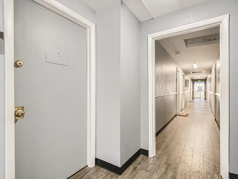 1400 W Mississippi Ave — Photo 3