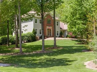 9900 Campton Ridge Dr, Chardon, OH 44024