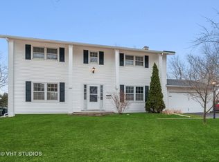 6411 Macarthur Dr, Woodridge, IL 60517