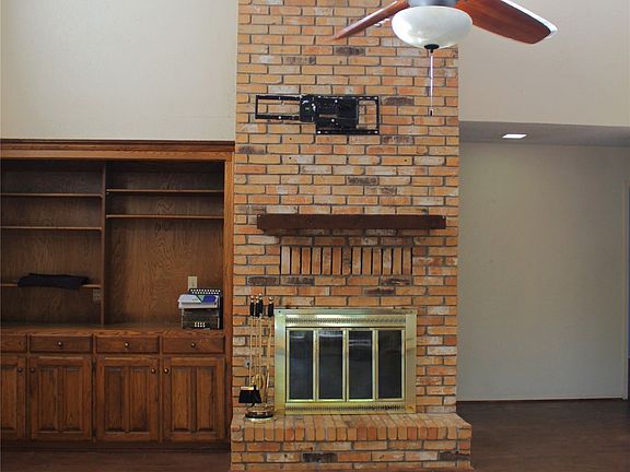 5th image of 930 N Lydia St