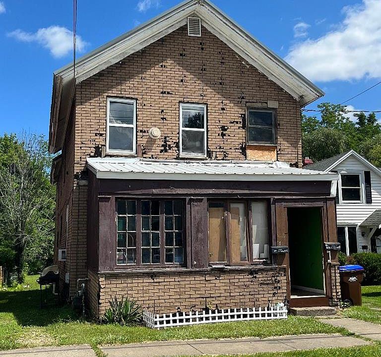 1st image of 114 E Bloss St