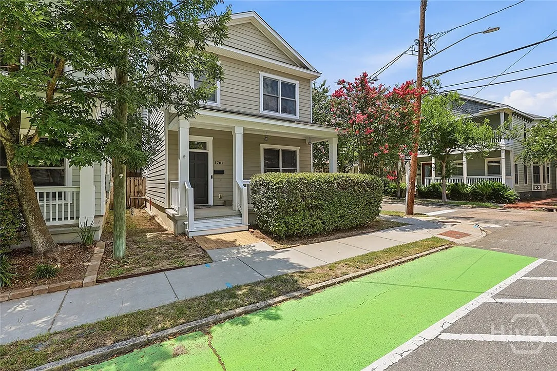 3 bed, 2.5 bath, 1540 sqft, $3,295 — Photo 2