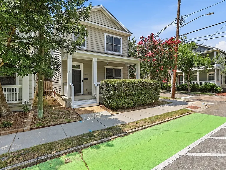 1701 Lincoln St — Photo 2