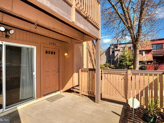 2nd image of 3946 Woodhue Pl #24