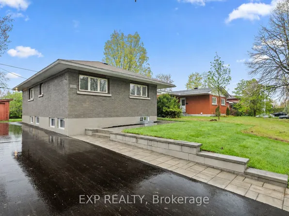 2393 Sheldon Ave, Ottawa, ON K2C 1K4