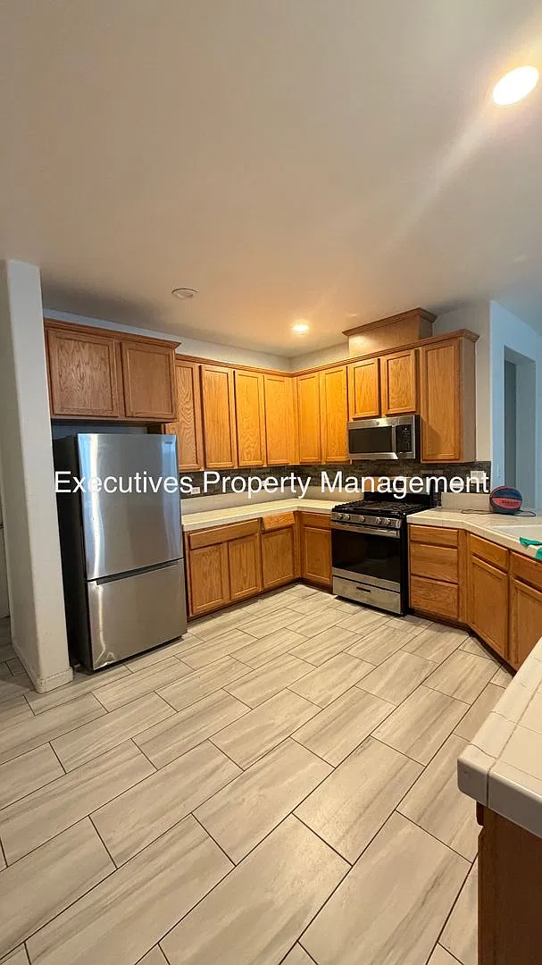 House For Rent | 7411 Louise Ave, Winton — Photo 4