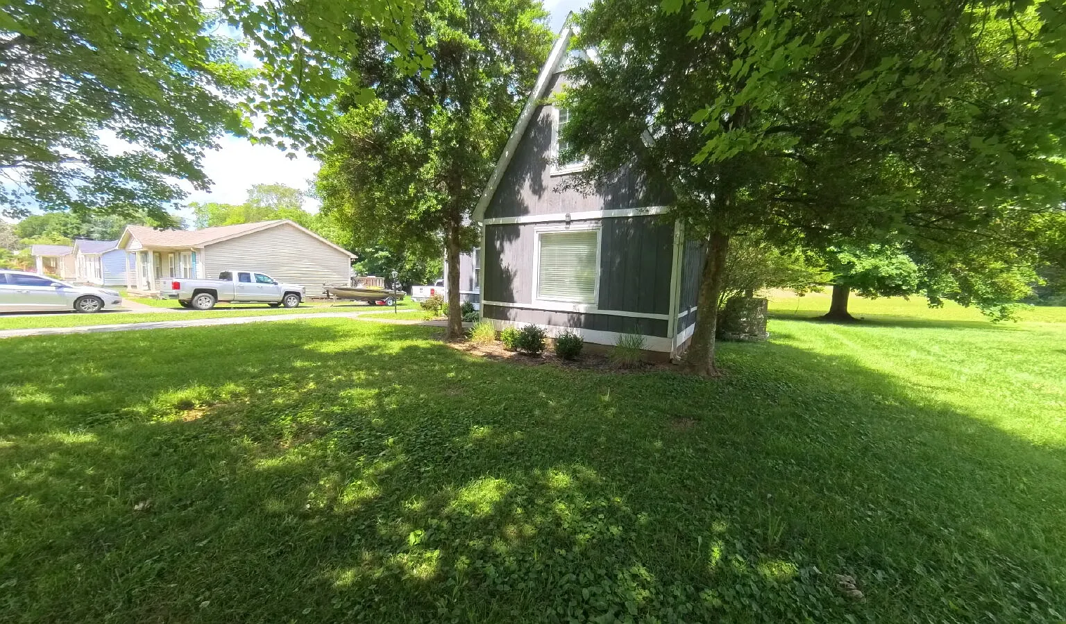 3 bed, 2.0 bath, 1400 sqft, $1,800 — Photo 2
