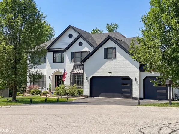 3517 Oakleaf Ln, Crystal Lake, IL 60012