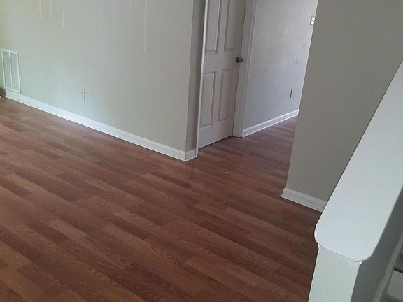 5th image of 4272 Lake Ridge Dr