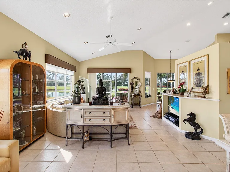 6862 Swansea Ln — Photo 6