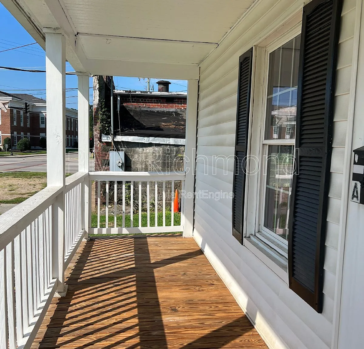 1 bed, 1.0 bath, $995 — Photo 2