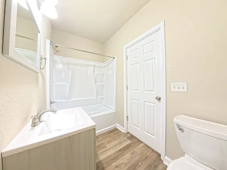 715 Kirkwood Ave — Photo 6
