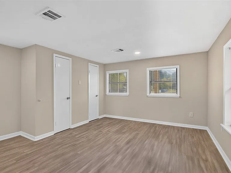 5110 FM 1765 — Photo 33