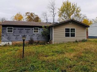 951 Eastridge Dr, Pacific, MO 63069