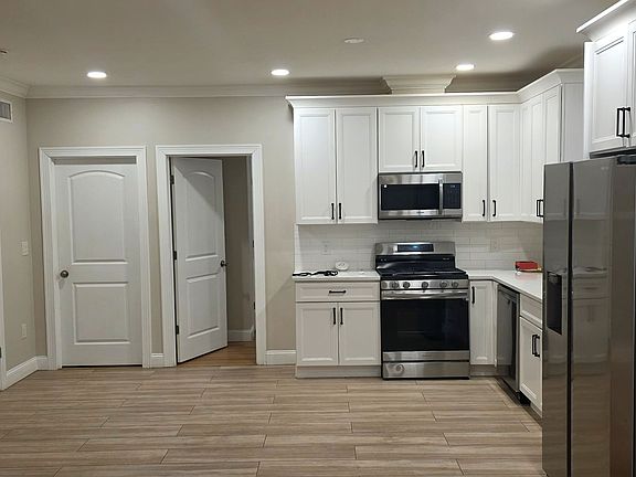 2nd image of 115 Wallington Ave Floor 1