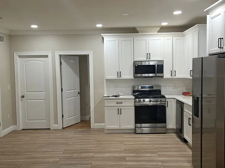 115 Wallington Ave — Photo 2