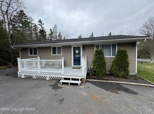 361 Scotch Pine Dr, Pocono Summit, PA