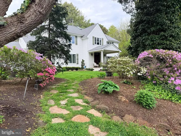 202 Arbor Ct E, Linwood, NJ 08221