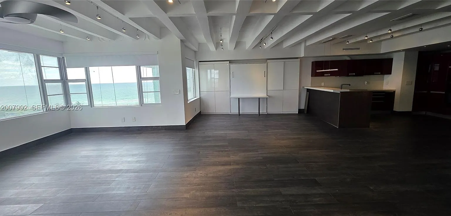 Imperial House Condo — Photo 4