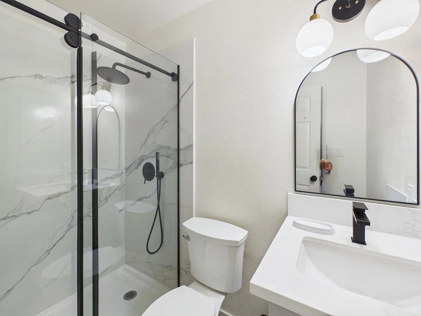 2B furnished rental — Photo 4