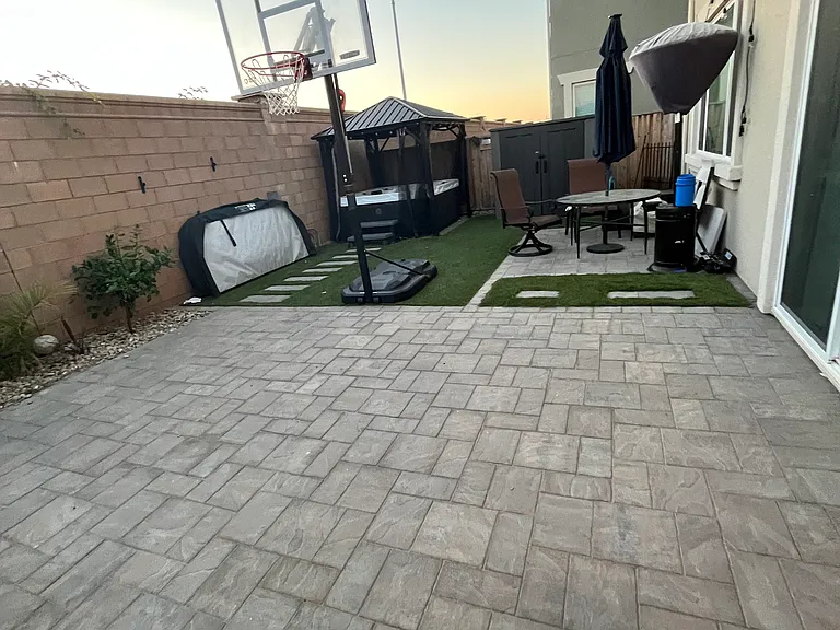 2061 Daisy Dr — Photo 10