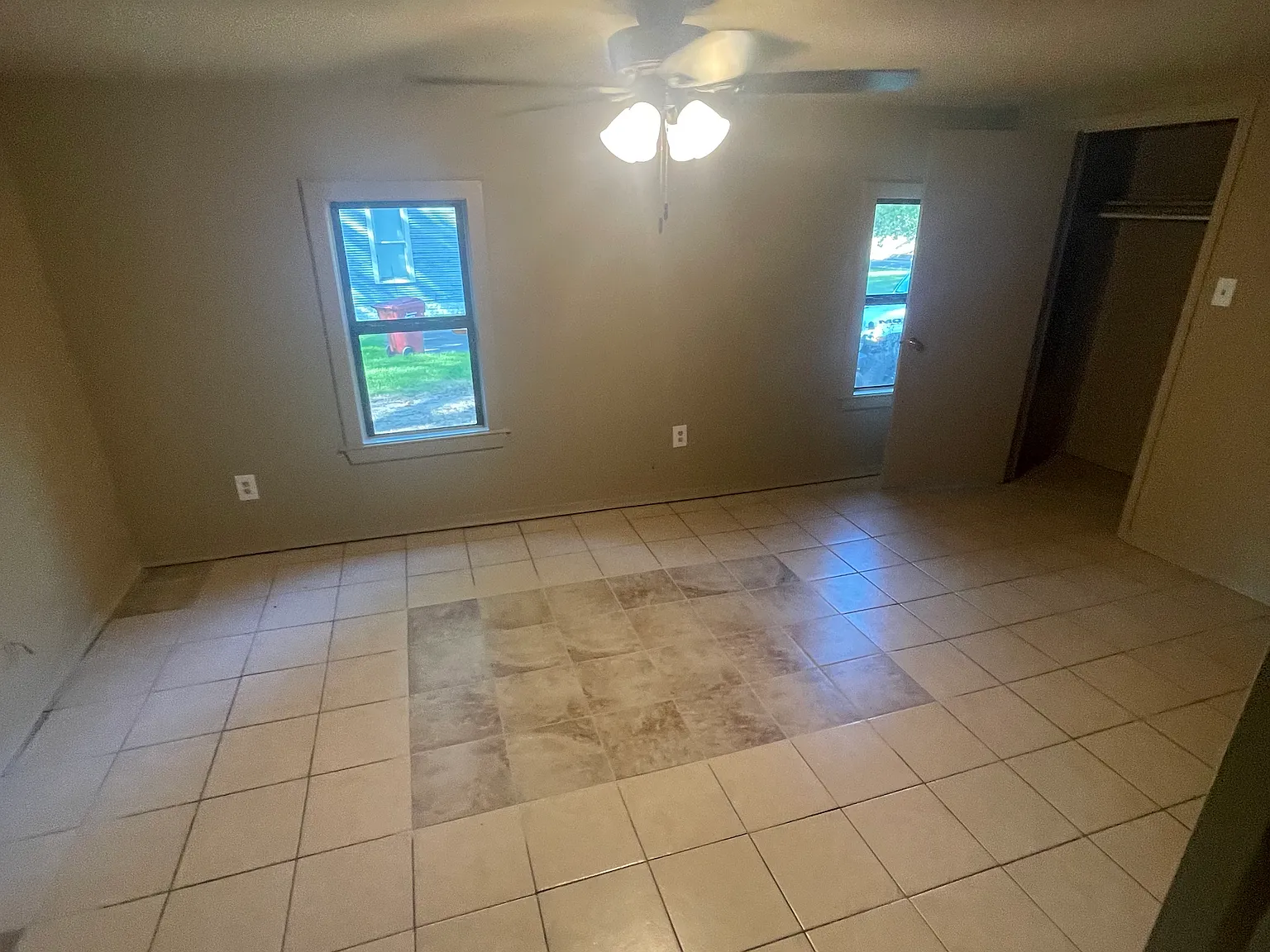 3 bed, 1894 sqft, $1,300 — Photo 2