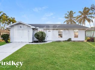 18525 Sebring Rd, Fort Myers, FL 33967