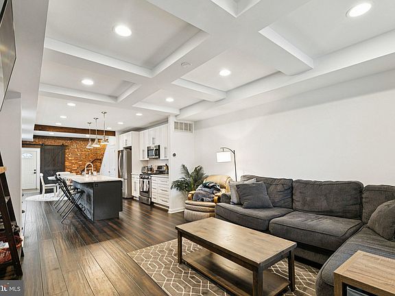 3rd image of 359 Lemonte St