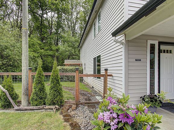 5th image of 1505 SW 6th St