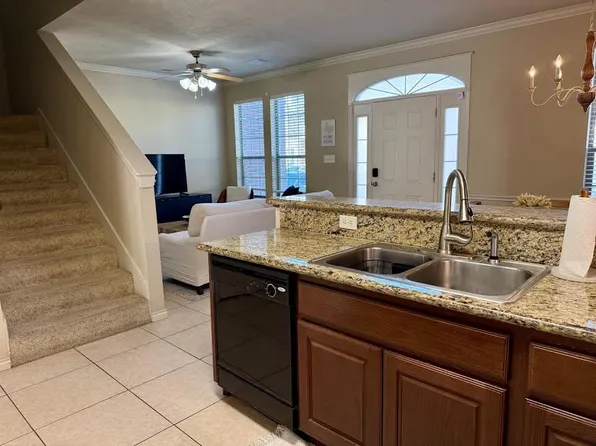 114 Forest Dr, College Station, TX 77840