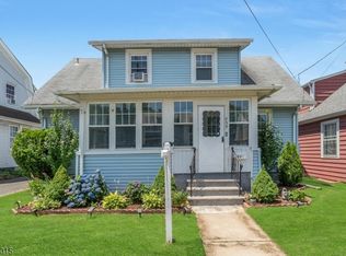 904 Chestnut St, Roselle, NJ 07203