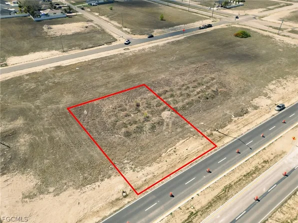 22 Diplomat Pkwy E, Cape Coral, FL 33909