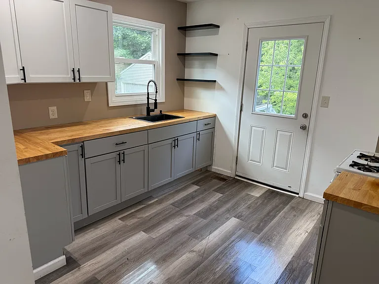 275 Goodview Ave — Photo 28