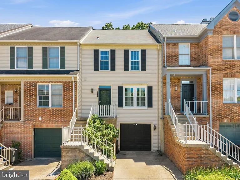 6837 Malton Ct — Photo 3