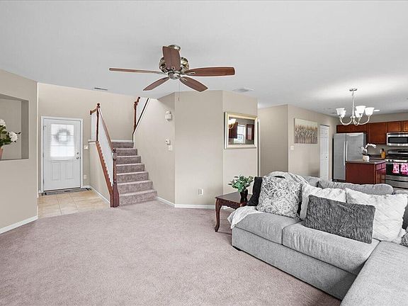 3rd image of 13628 Golden Grove Ave