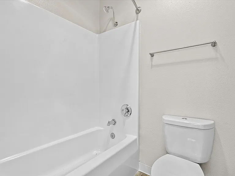 Chinook Way Apartments — Photo 51