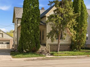 129 E Johnson St, Fond Du Lac, WI 54935