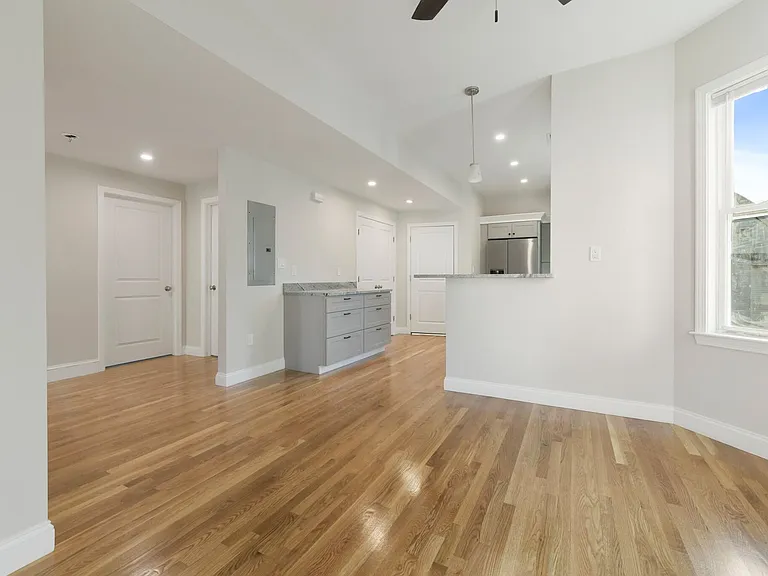3 Benson St #1 — Photo 16