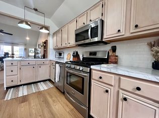 520 Cedar Ave, League City, TX 77573