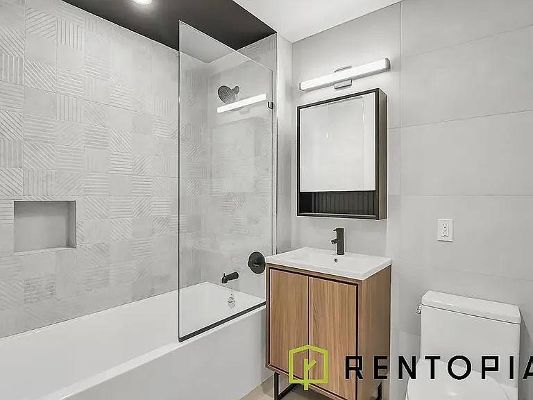 209 N 11th St #7K — Photo 4