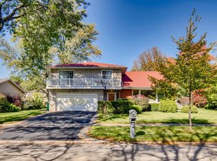 952 Rose Ln, Wheeling, IL 60090